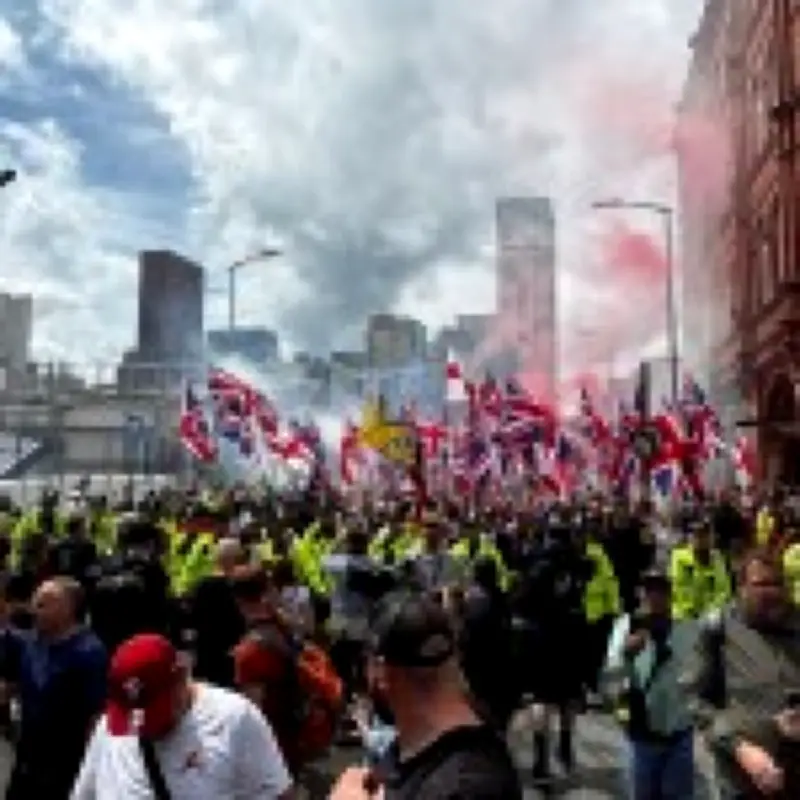 Hundreds of Britain First supporters set off flares in Birmingham protest