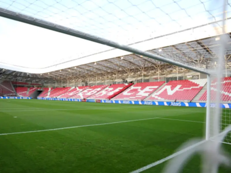 Hungary match halted as camera falls from roof; Szoboszlai stars