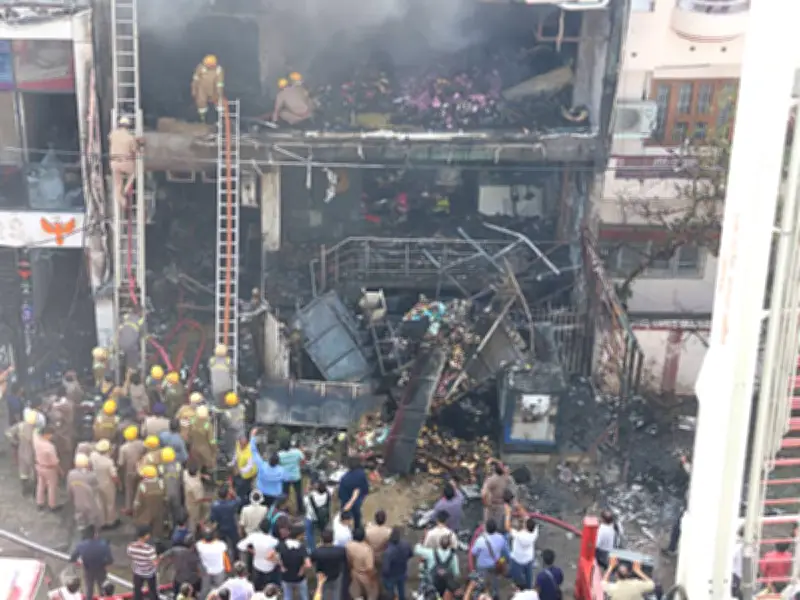 India Building Fire Kills 14, Most Victims Students in Lucknow