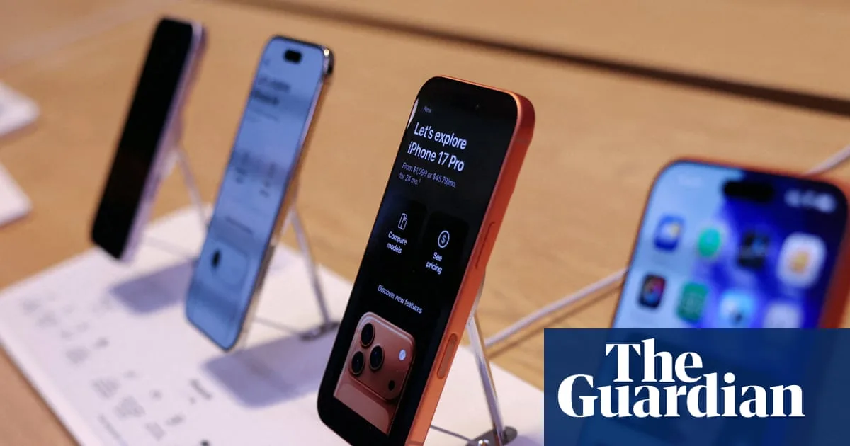 Apple Reports Record iPhone Sales Despite Russia Ban