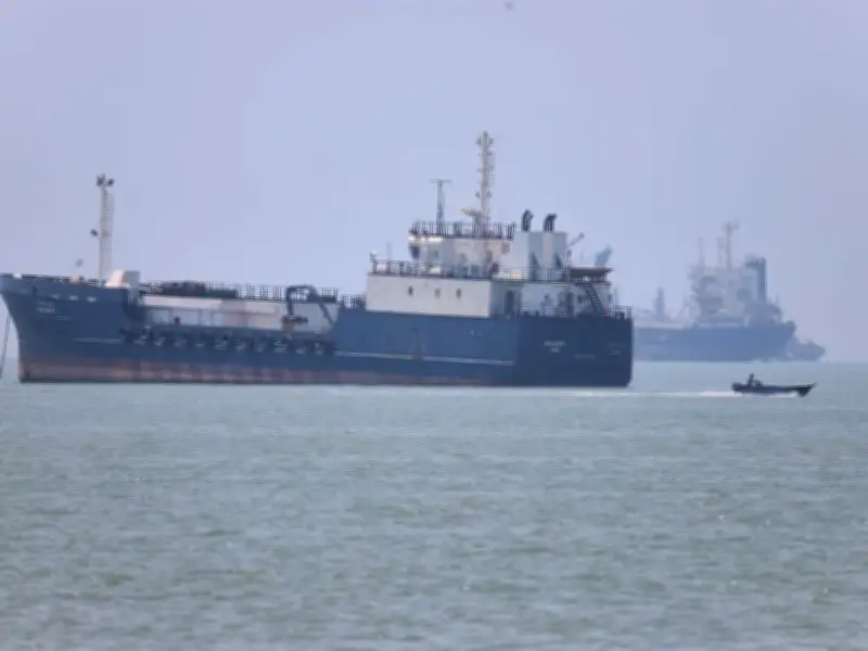 Iran Recloses Strait of Hormuz After Israeli Attacks on Lebanon