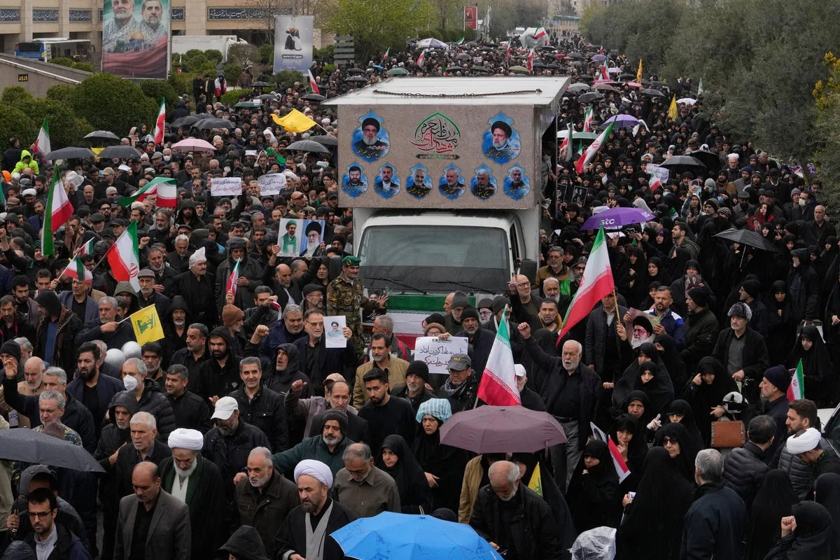 Iran Threatens Tourist Sites as US Sends More Troops