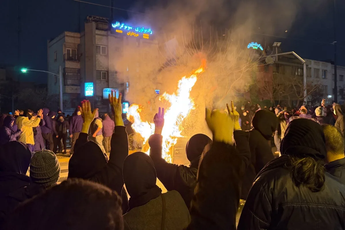 Iranians Defiantly Mourn Thousands Killed in Crackdown