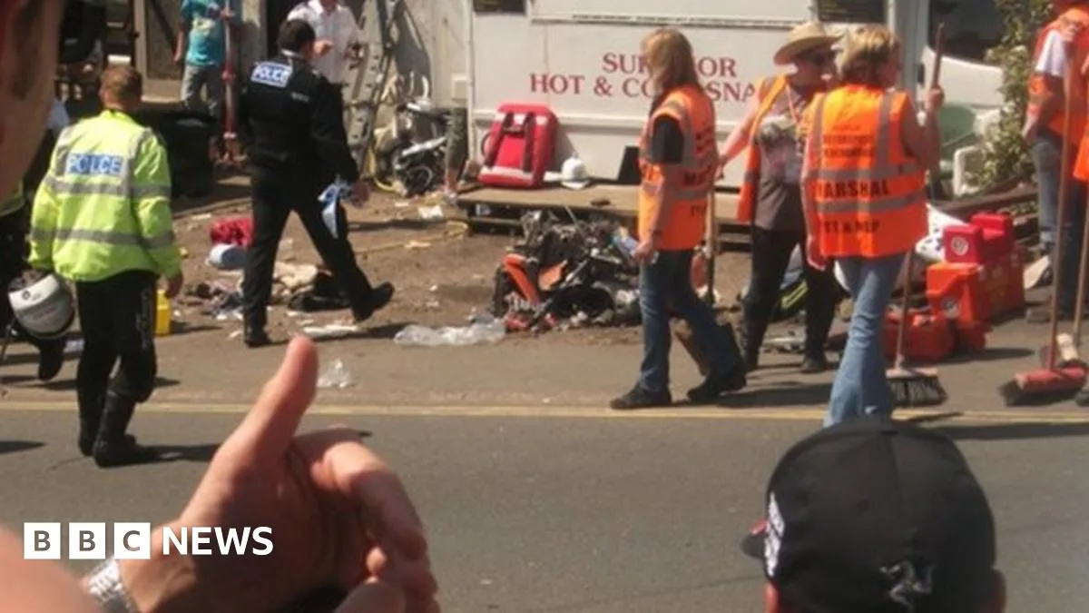 Isle of Man TT: Rider and Eight Spectators Injured in Senior Race Crash