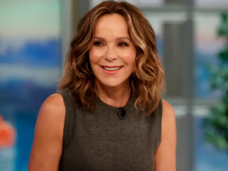 Jennifer Grey Fears 'Poking the Bear' Over Celebrity Full-Body Scan Craze