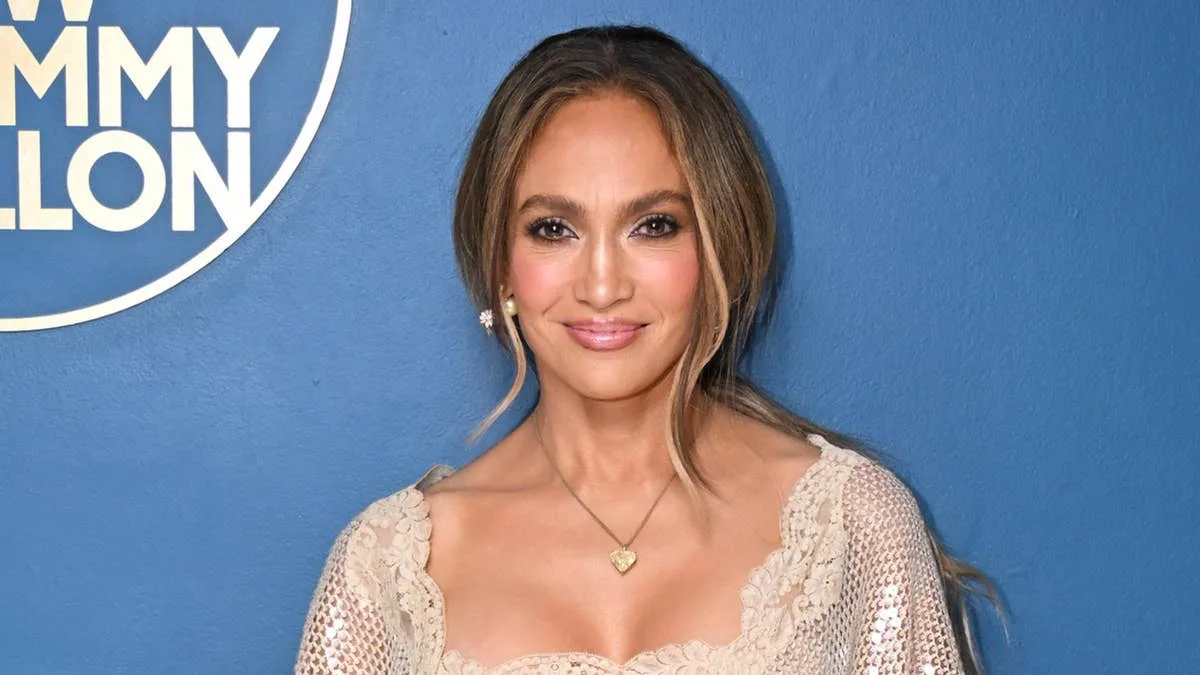 Jennifer Lopez Recalls Dramatic Wardrobe Malfunction and Insect Encounter During Performances