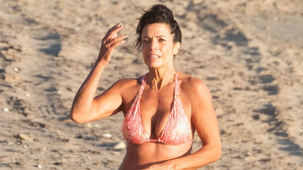 Jenny Powell, 55, Stuns in Pink Bikini During Marbella Getaway