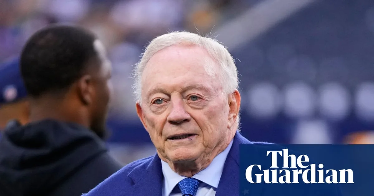 NFL Fines Cowboys Owner Jerry Jones $250,000 for Obscene Gesture