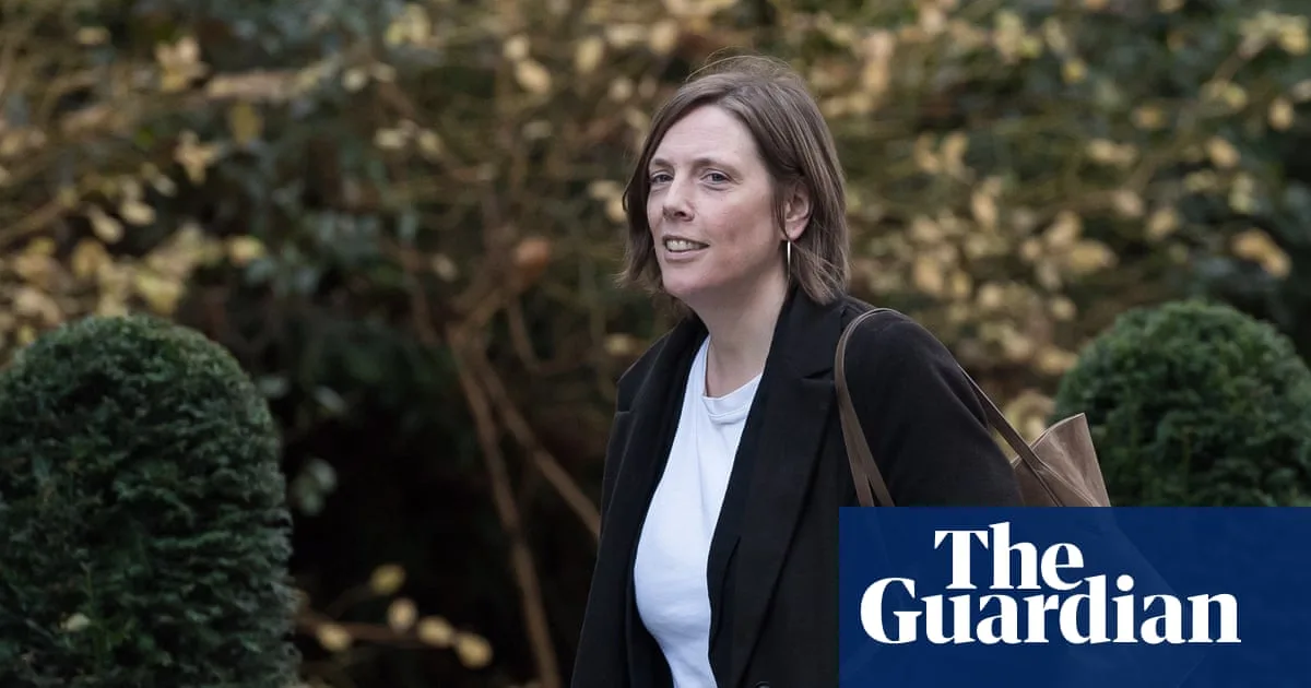 Jess Phillips Quits, Accuses Starmer of Stalling on Child Safety