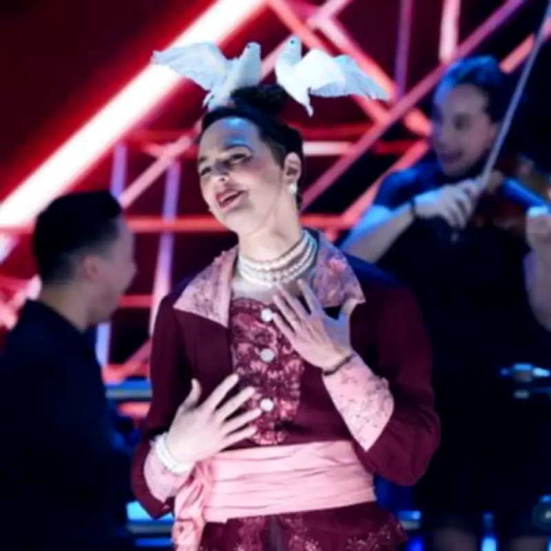 Jim Parsons Unrecognisable in Gender-Bending Tony Awards Performance