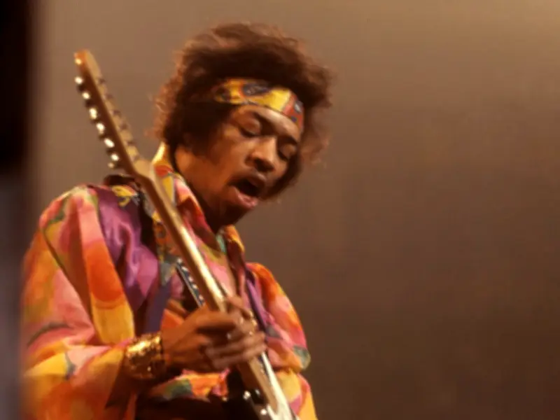 Jimi Hendrix's Everyday Life Revealed in New London Exhibition