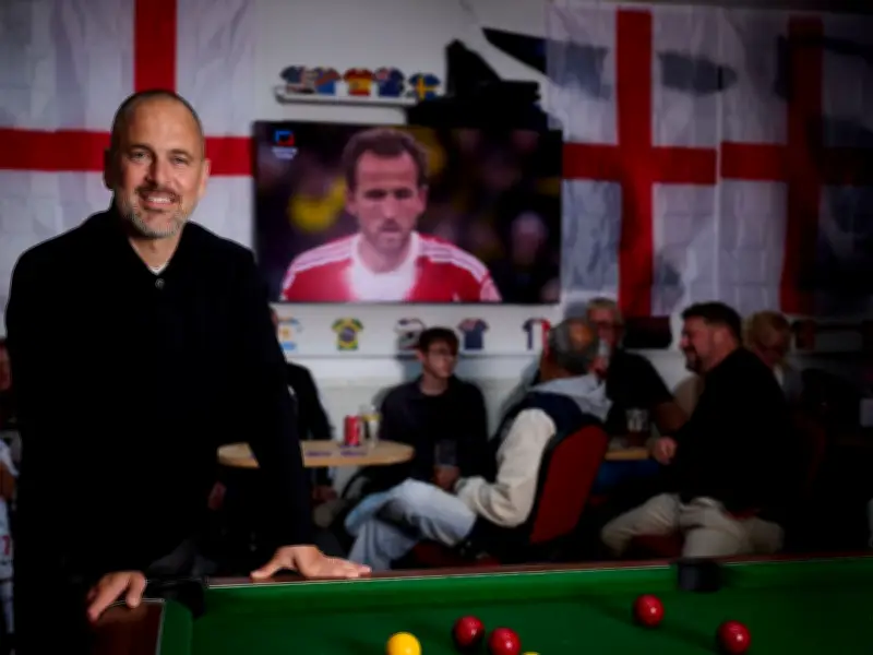 Joe Cole surprises pub goers in Margate for World Cup friendly