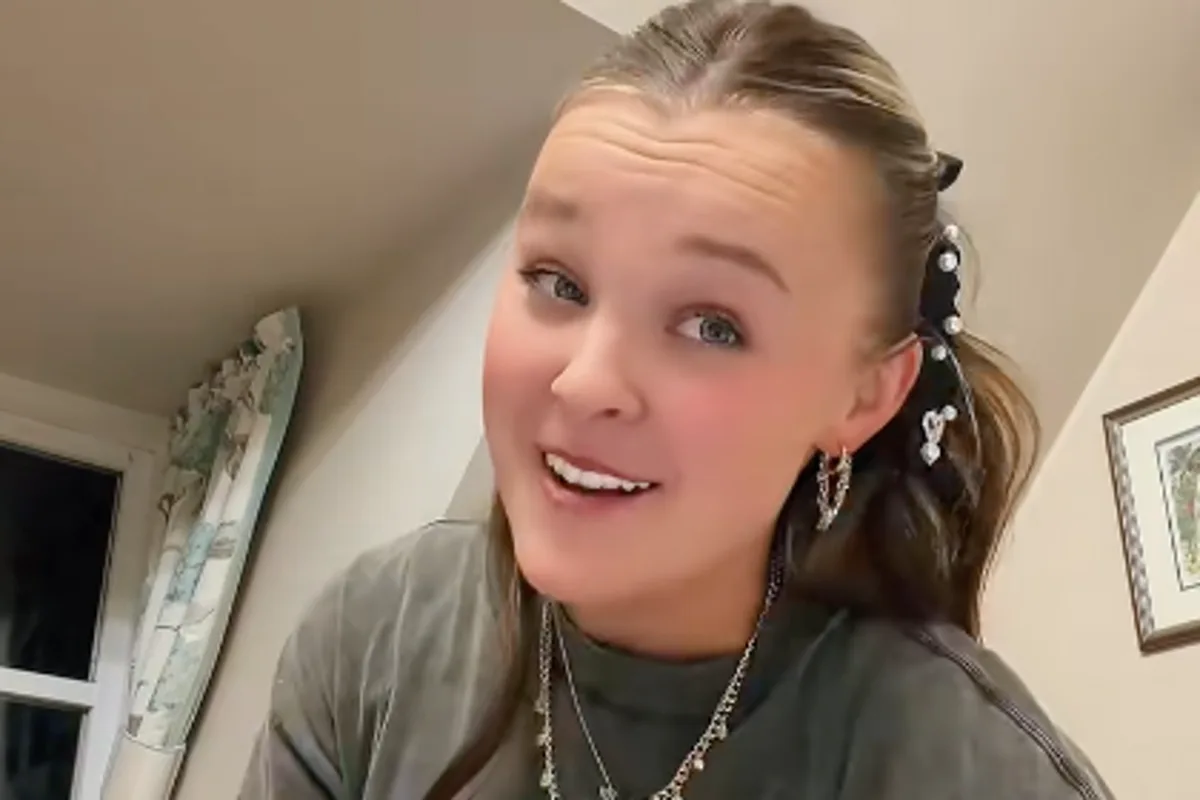 JoJo Siwa changes name to Joelle on TikTok for 2026