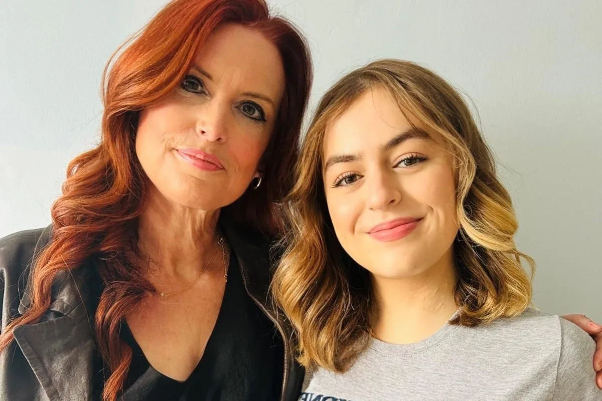 Journalist Donates Kidney to Teen After Mother's Newspaper Appeal