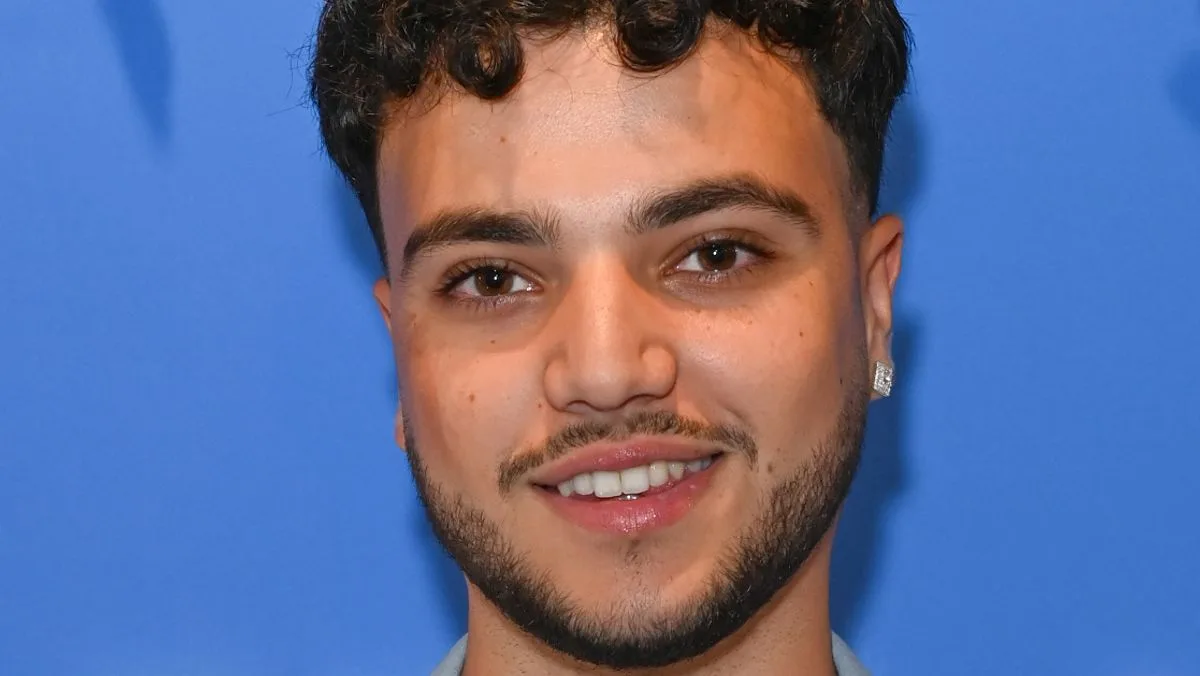 Junior Andre Defends London Underground Job Amid Music Career