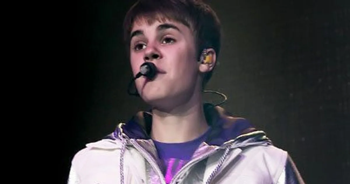 Justin Bieber's Embarrassing Wardrobe Malfunction Goes Viral