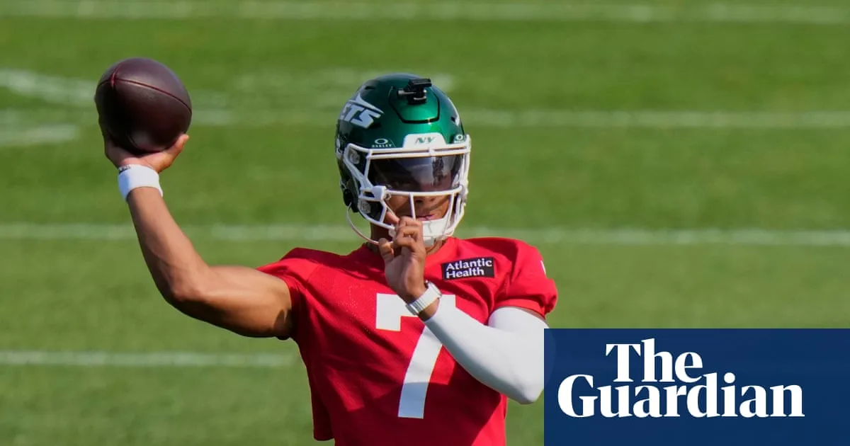 Justin Fields Carted Off with Toe Injury at Jets Training Camp