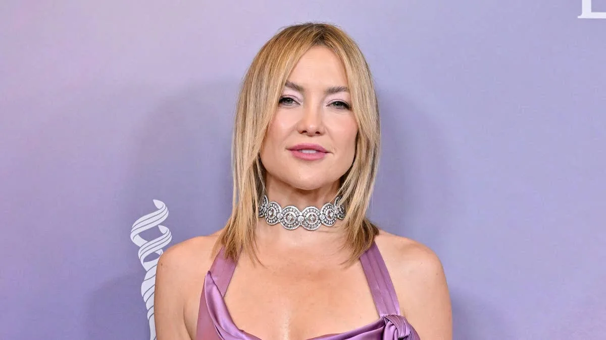 Kate Hudson Dares to Wear Purple Silk Gown at Costume Designers Guild Awards