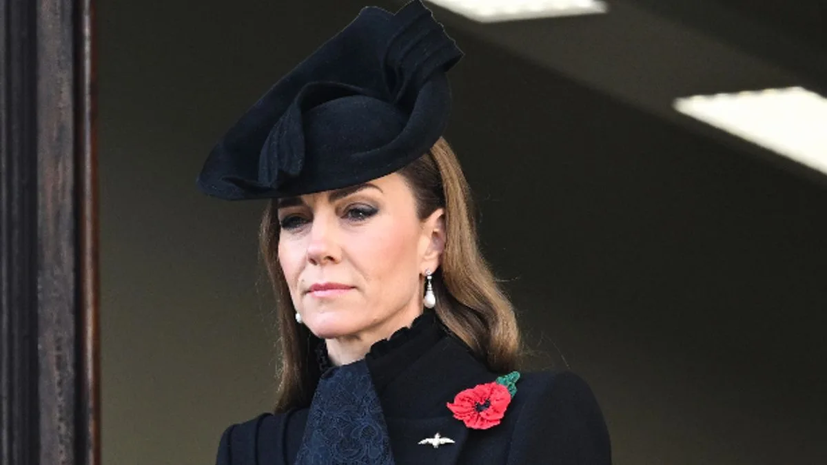 Kate Middleton Makes Poppy Change at Remembrance Service