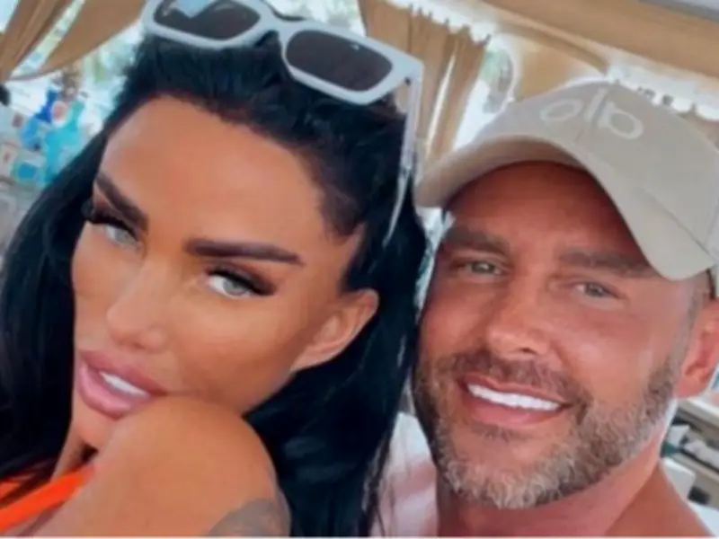 Katie Price 'doesn't trust' husband Lee Andrews amid jealousy over female fan messages