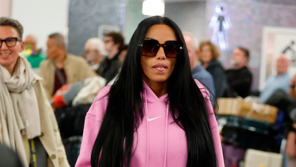 Katie Price Returns to UK Without Wedding Ring After Dubai Trip