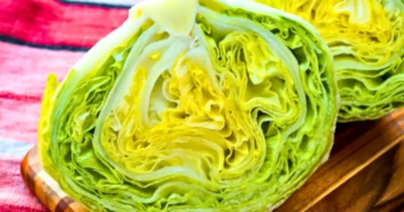 Keep Lettuce Crisp for a Week with One Simple Kitchen Item