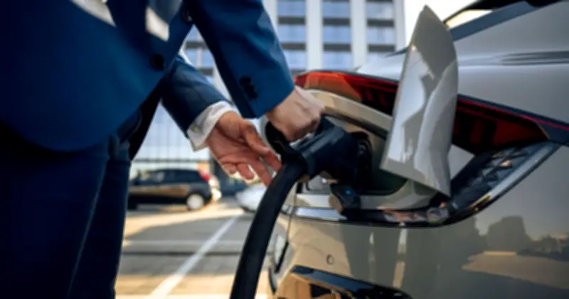 Keir Starmer Could Slash Electric Car Sales Targets in Major Policy Shift