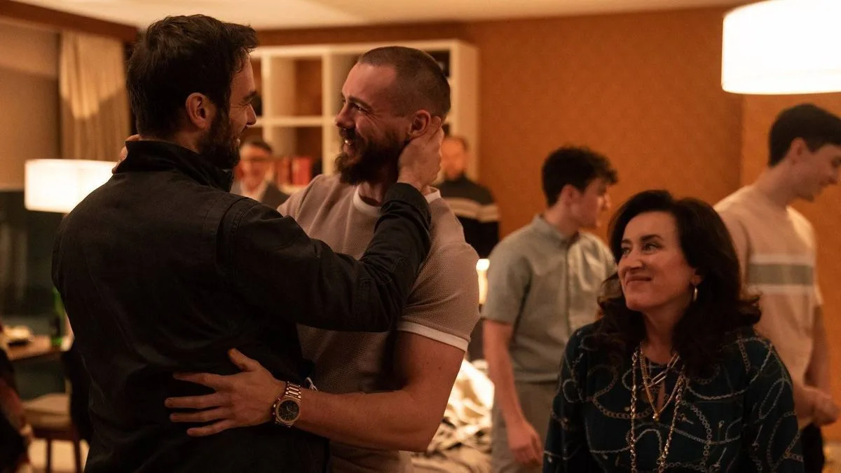 BBC iPlayer Gangland Drama Kin Earns Perfect 100% Rotten Tomatoes Score
