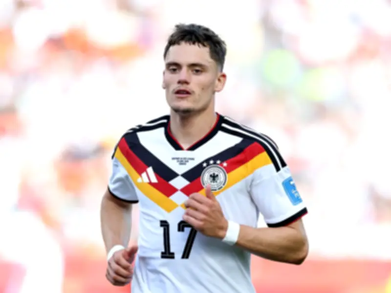 Klopp Advises Iraola to Build Liverpool Around Wirtz