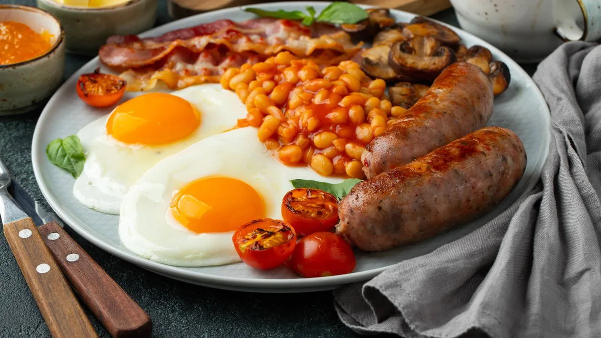 Korean Parents Try Full English Breakfast For First Time