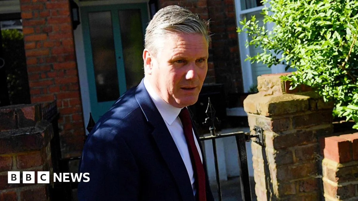 Labour MP Considers Defecting to Greens Over Starmer Leadership