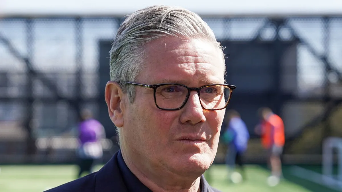 Starmer Faces Commons Vote on Sleaze Inquiry Over Mandelson Scandal