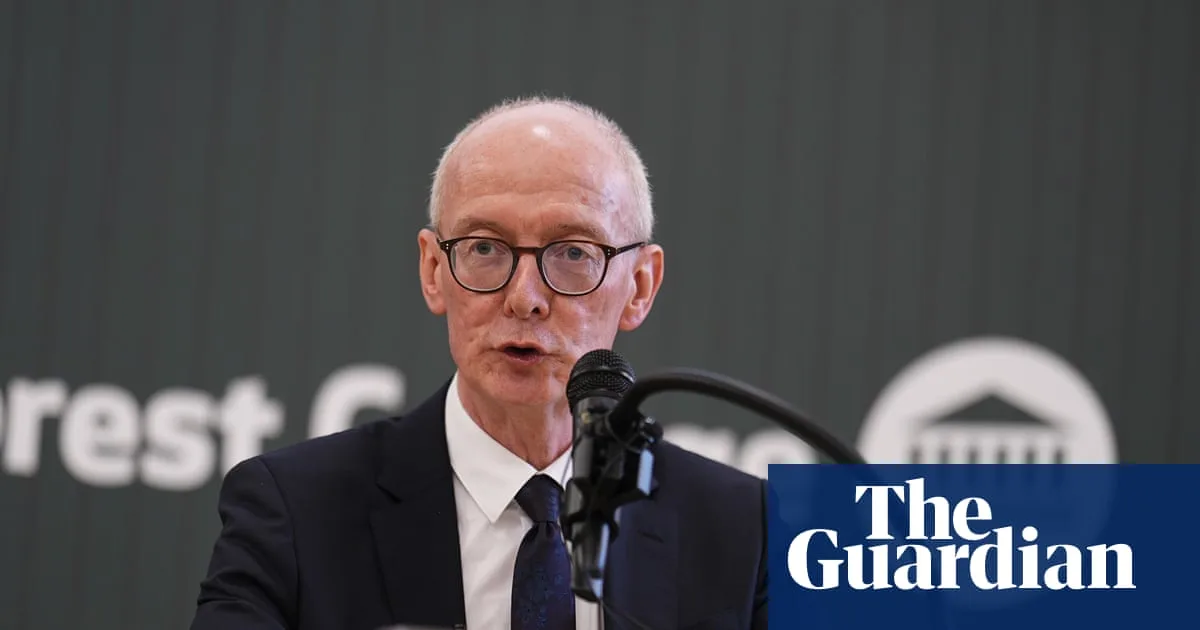 Labour Vows No Arbitrary Benefit Cut Targets In Reform