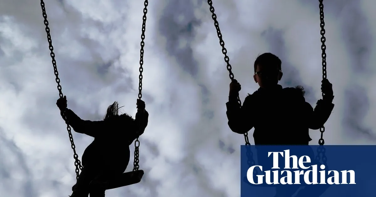 Cross-party commission urges Labour to scrap two-child benefit cap
