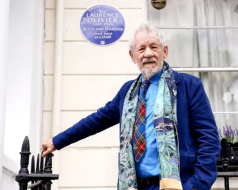 Laurence Olivier Honoured with Blue Plaque Unveiled by Ian McKellen