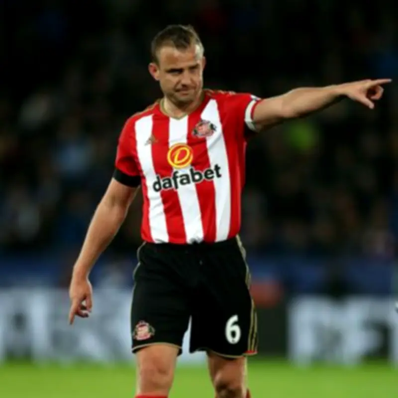 Lee Cattermole in talks to become Gateshead FC manager after Rob Elliot exit