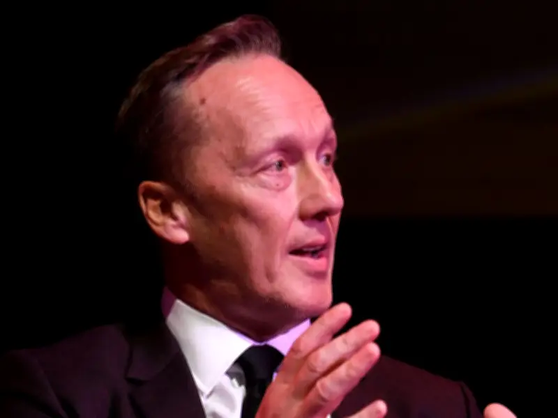 Lee Dixon's BBC Axe and Apology to US Viewers After Controversial Comment