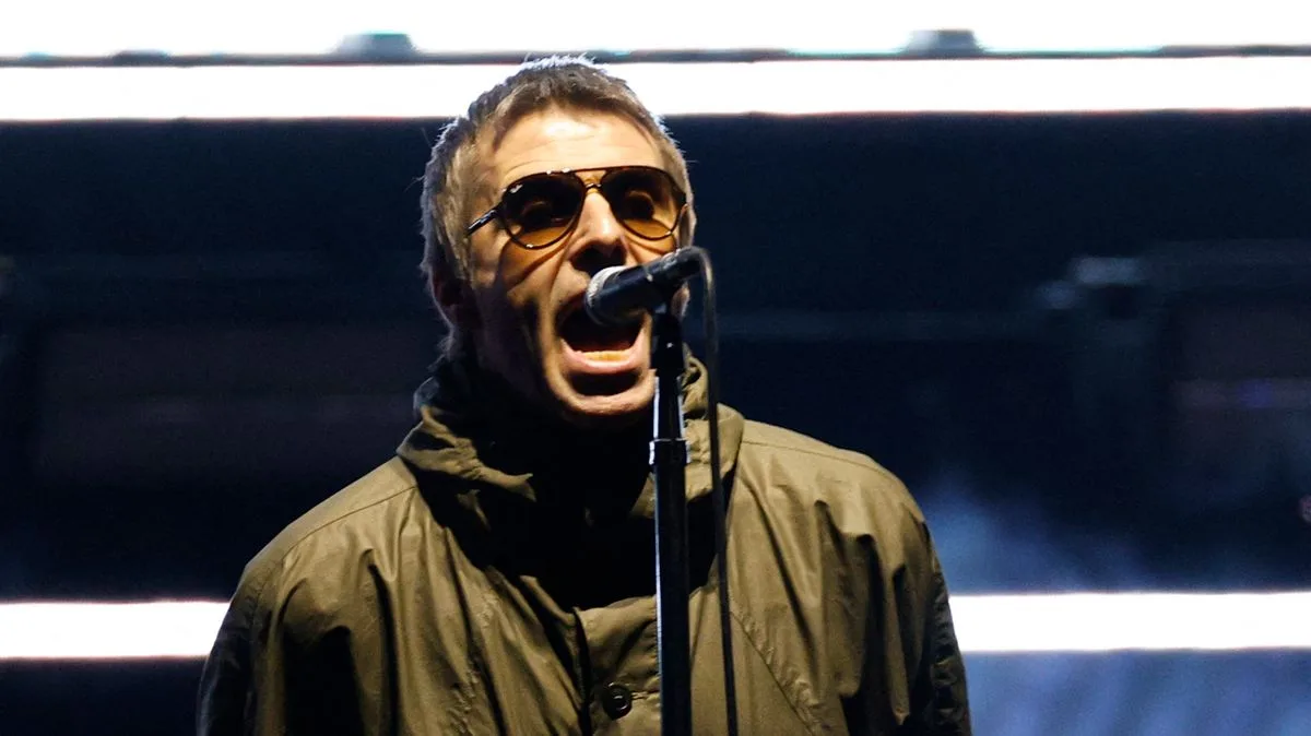 Liam Gallagher's Secret Vape Habit on Oasis Reunion Tour