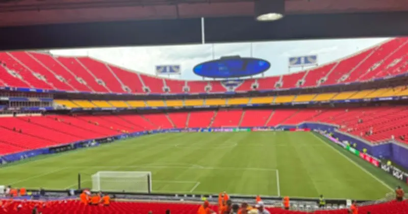 Lightning Chaos at Arrowhead Stadium: Fans Hide in Buses Before Tunisia vs Netherlands