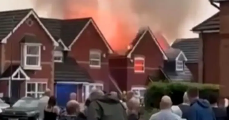 Lightning Strike Destroys House as Thunderstorm Hits Bristol