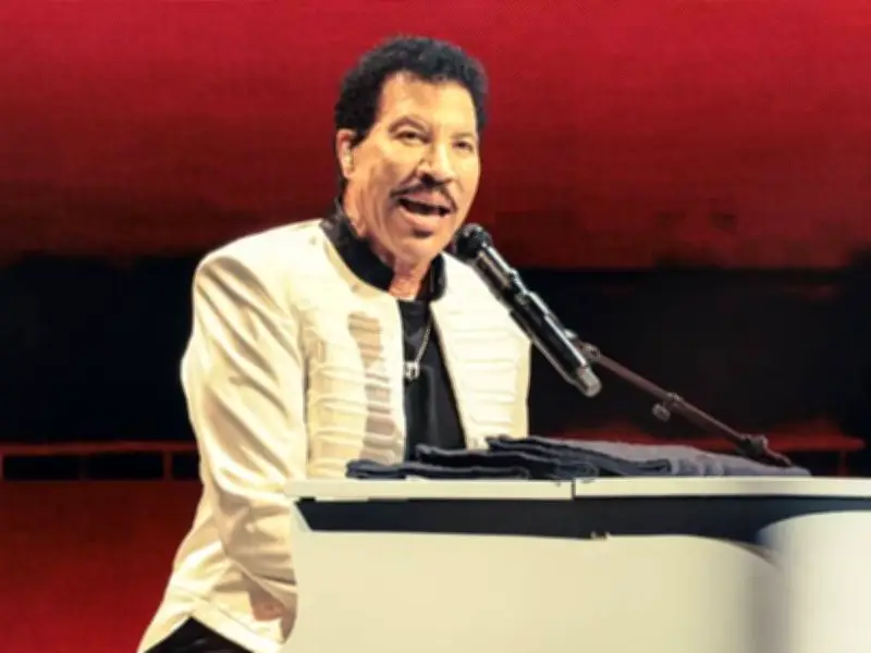 Lionel Richie Breaks Silence After On-Stage Medical Emergency Cancels Concerts