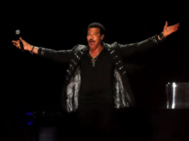 Lionel Richie Health Scare: Dizzy Spell Ends Concert Early