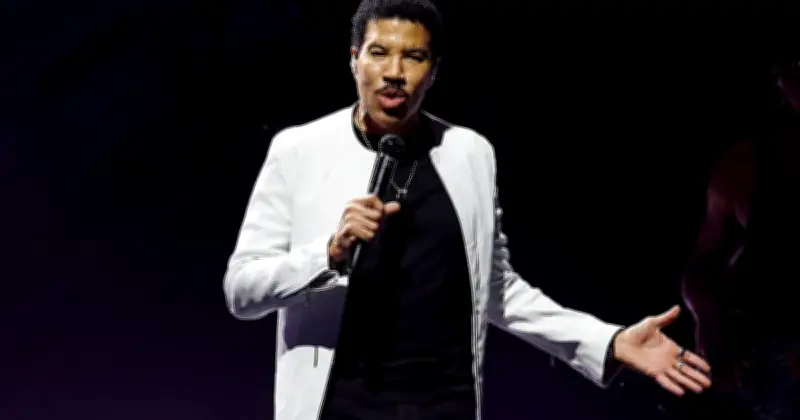 Lionel Richie Hospitalized After Falling Ill During Concert in Minnesota