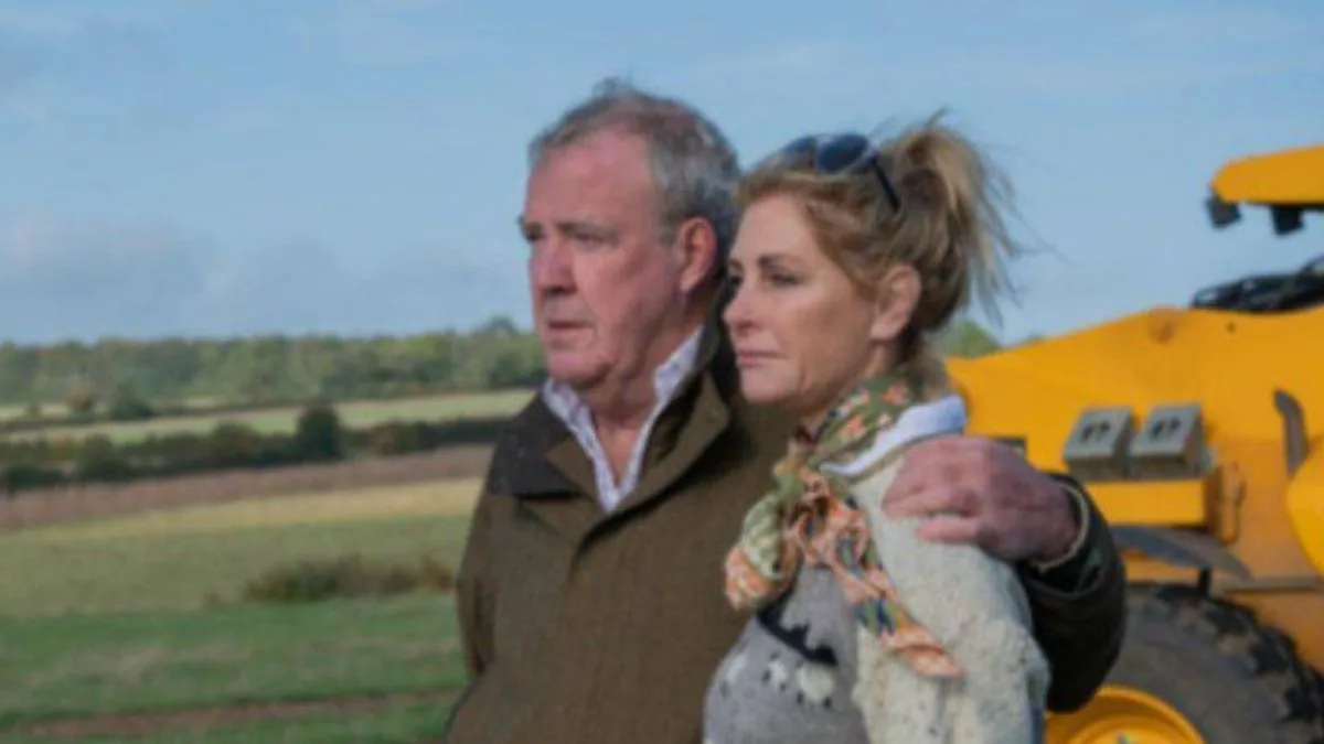 Lisa Hogan Supported by Fans After Family Health Revelation