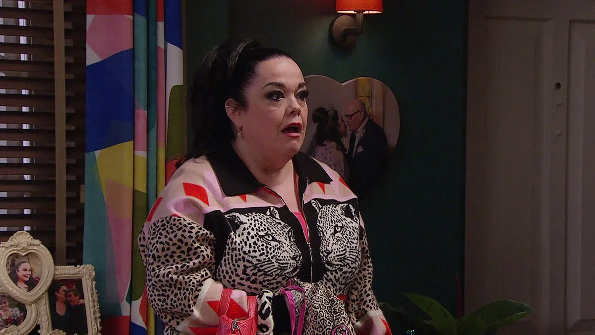 Emmerdale's Lisa Riley Undergoes Emergency Thumb Surgery After Fall