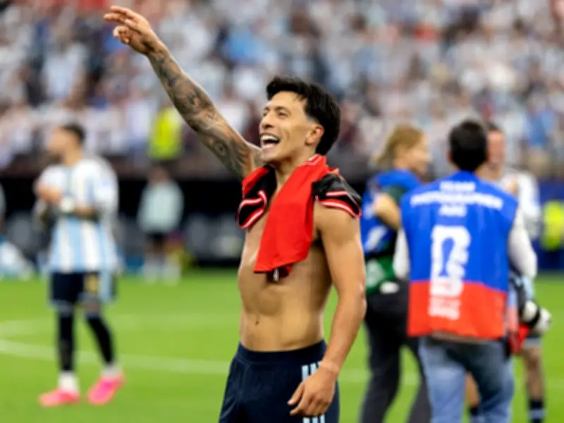 Lisandro Martinez's World Cup Form Puts Ineos in Contract Dilemma
