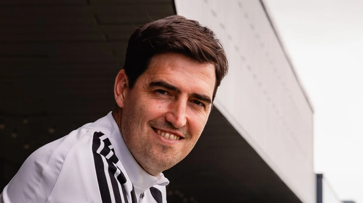 Andoni Iraola Backed to Complete £77m Liverpool Transfer for Nico Williams