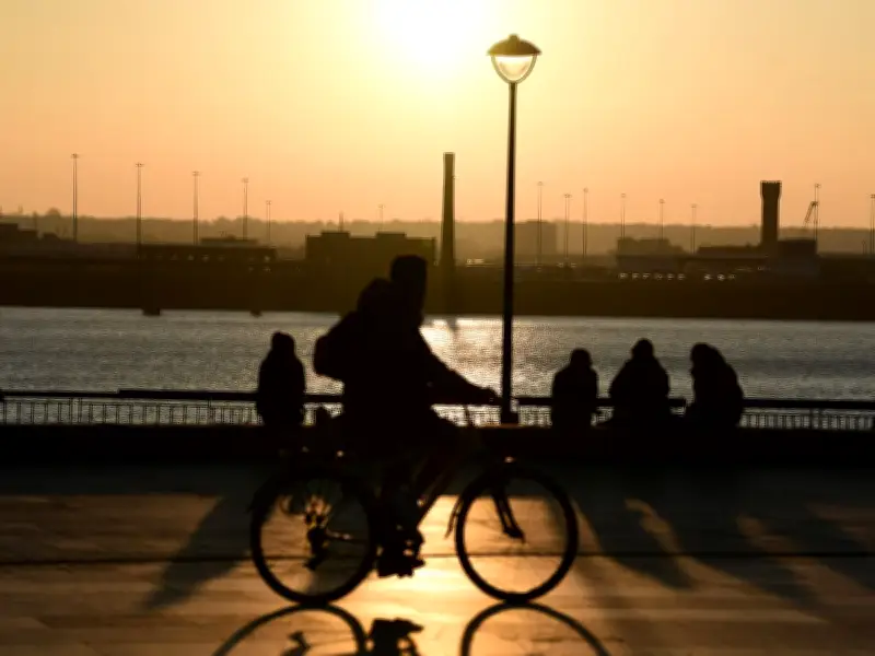 Liverpool Heat Health Alert Upgraded to Amber as UK Braces for Record June Temperatures