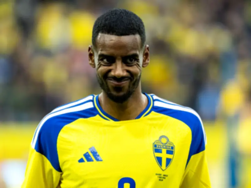 Liverpool Legend Wants Isak Out of World Cup Early for Fitness
