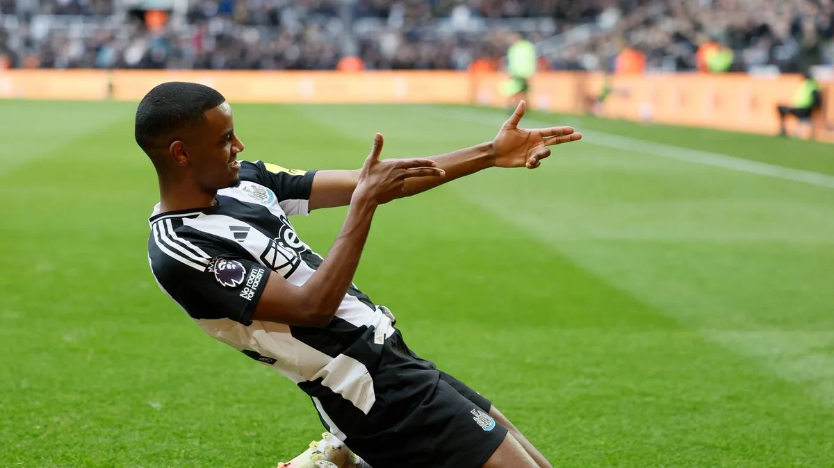 Liverpool Poised to Hijack Arsenal's Move for Alexander Isak
